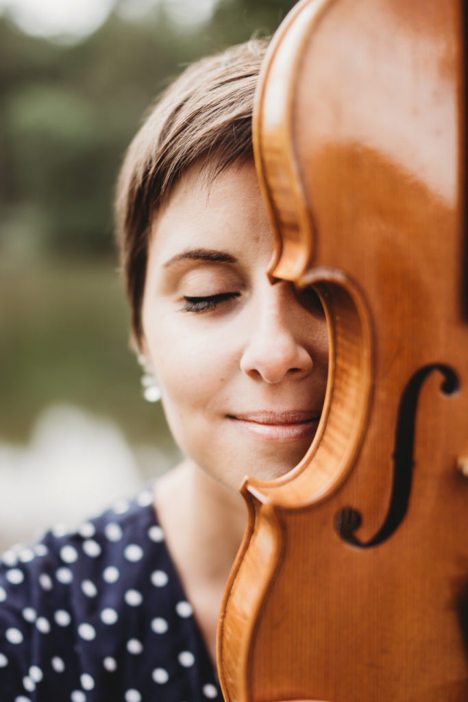 woman with a violin branding photoshoot